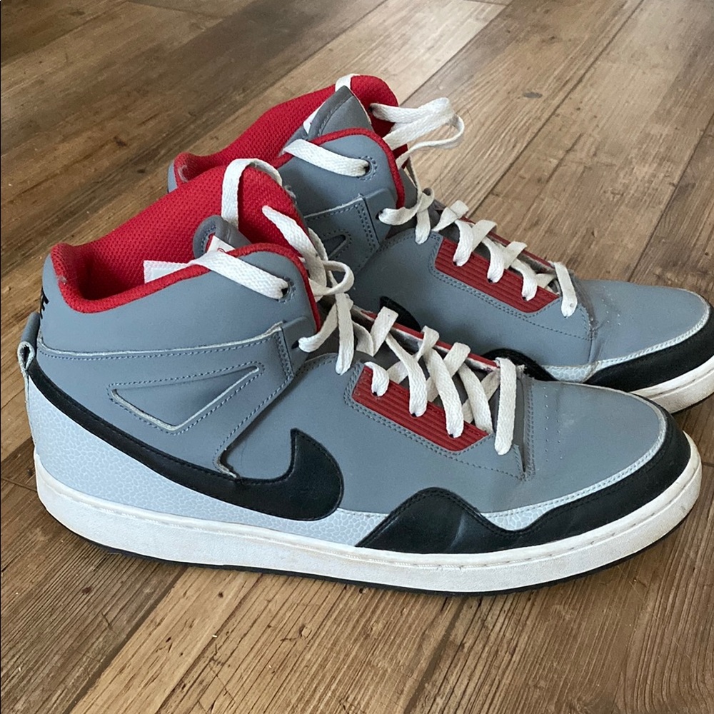 Nike High-Top Sneakers - Gray and Red